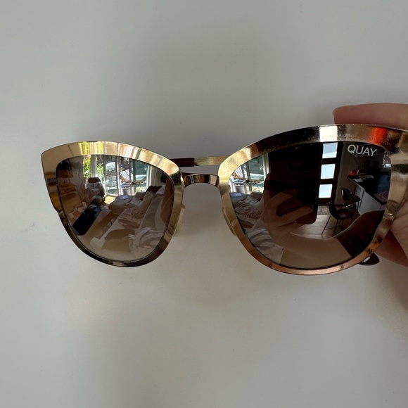 Quay Australia Sunglasses - Picture 2 of 3